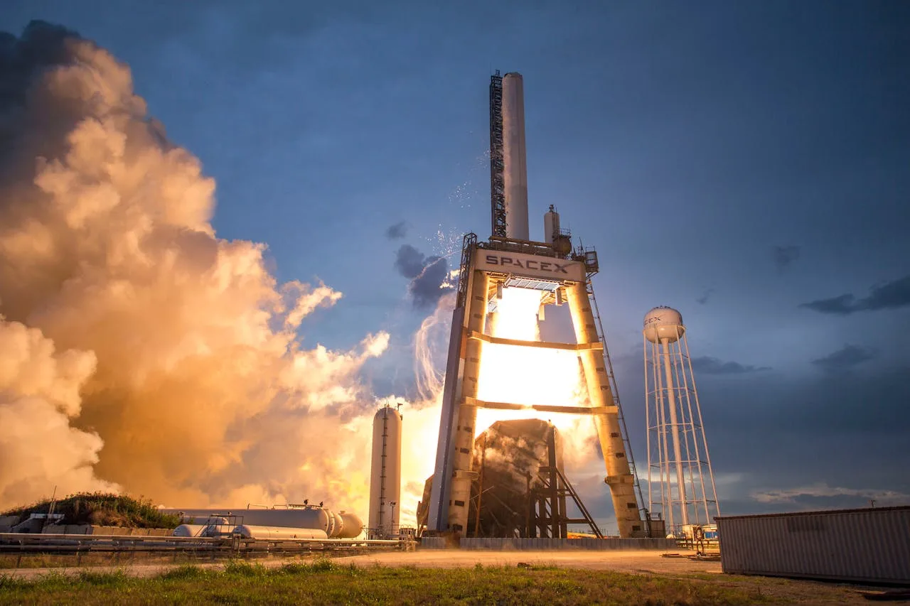 SpaceX rocket launch at dusk — Starship and Falcon programme scale